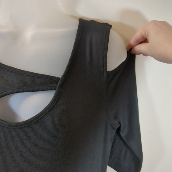 Goldray Women's Garima Asymmetrical Cold Shoulder Black Top , NWT Size XL - Picture 2 of 8